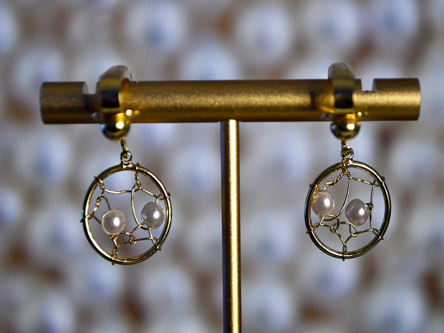 Pearl Gold Wire Clip On Earrings